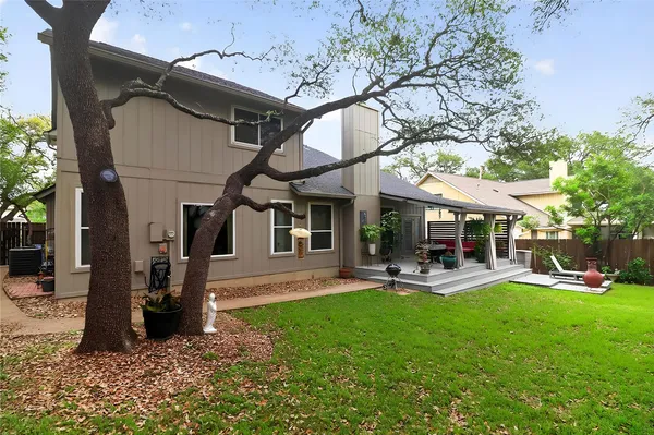 $2,300 | 1607 Gracy Farms Lane, Austin, TX 78758