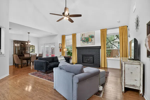 $2,300 | 1607 Gracy Farms Lane, Austin, TX 78758