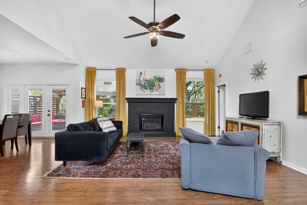 $2,300 | 1607 Gracy Farms Lane, Austin, TX 78758