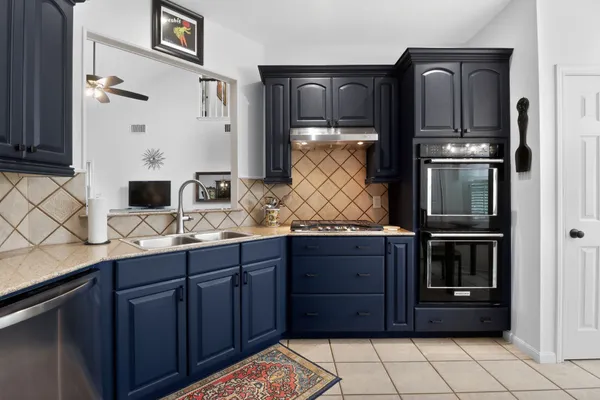 $2,300 | 1607 Gracy Farms Lane, Austin, TX 78758