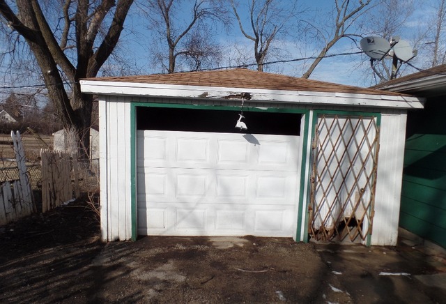303 Louis Road Joliet, IL 60433 - Photo 13 of 14 a view of outdoor space