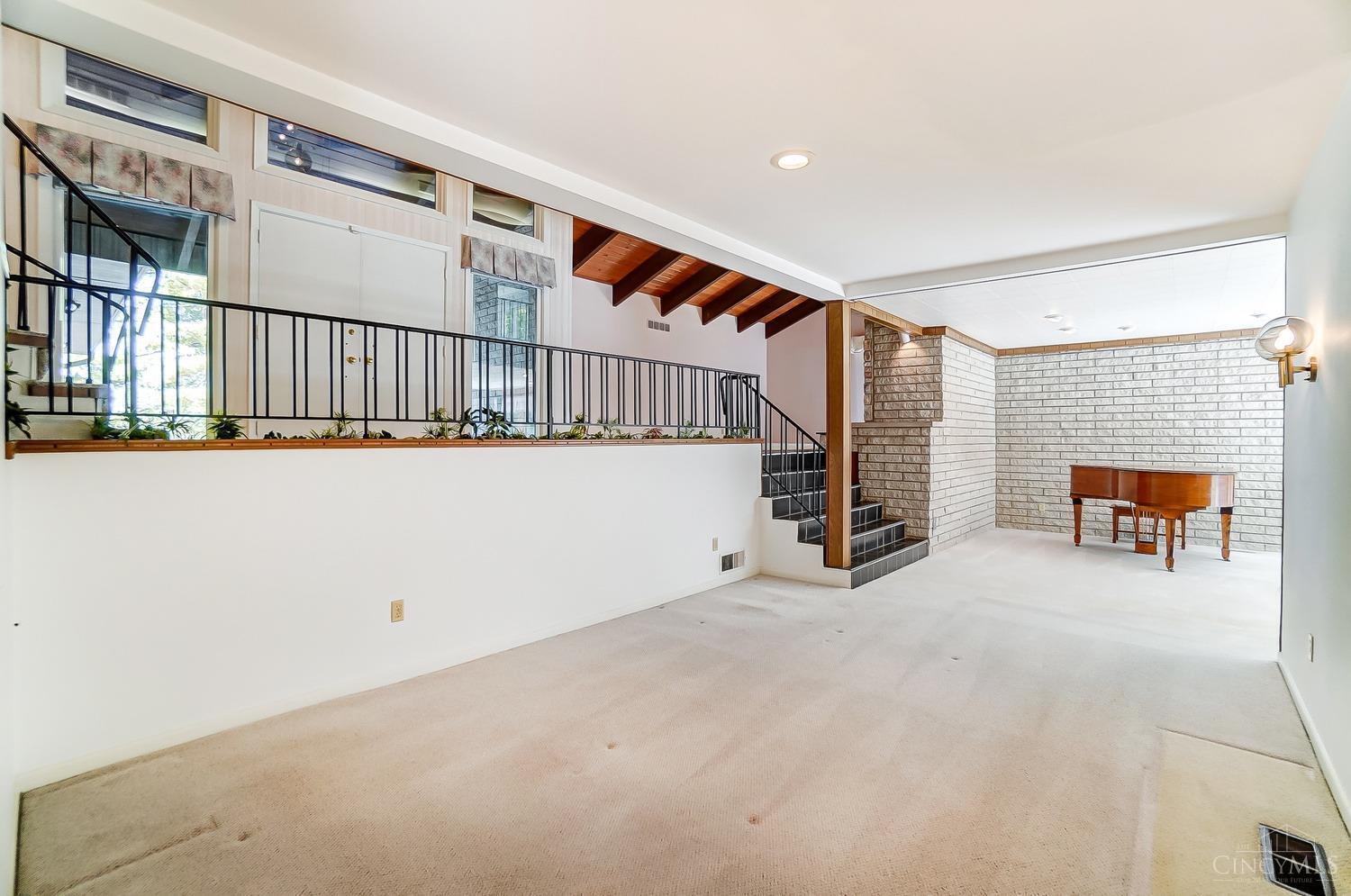 6002 Gaines Road Cincinnati, OH 45247 - Photo 6 of 50