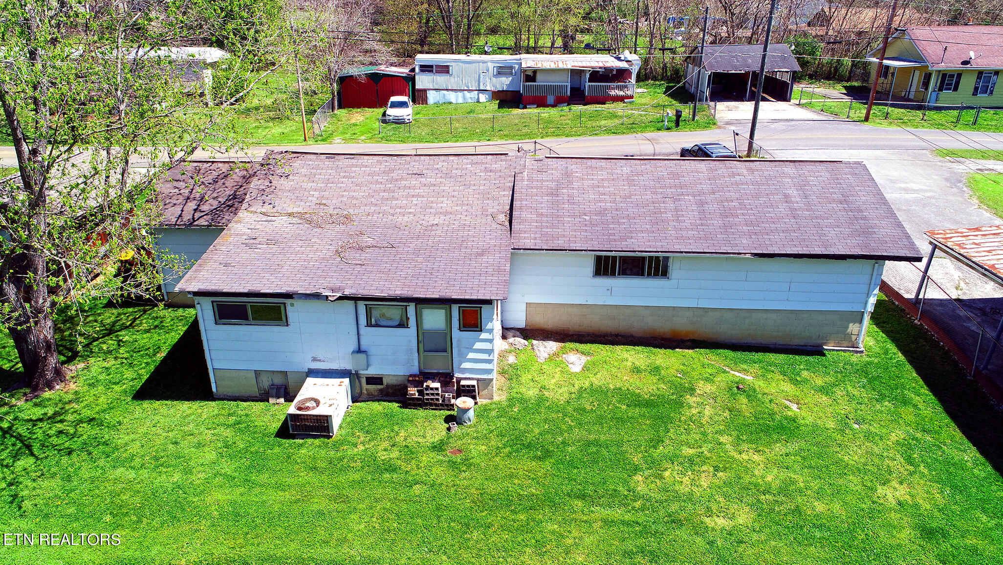 249 Davis Road Strawberry Plains, TN 37871 - Photo 11 of 57 25Exterior_0539