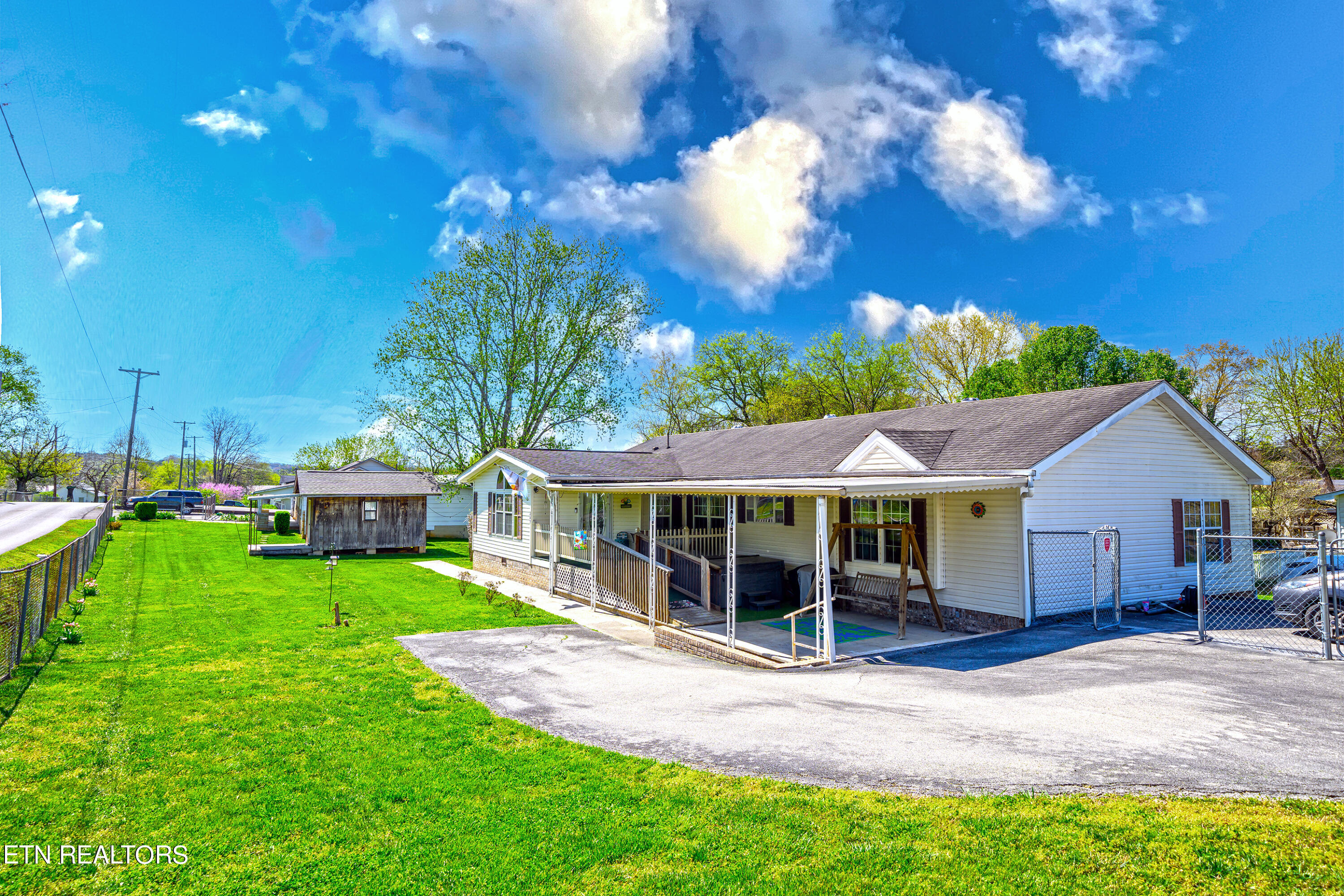 249 Davis Road Strawberry Plains, TN 37871 - Photo 2 of 57 2