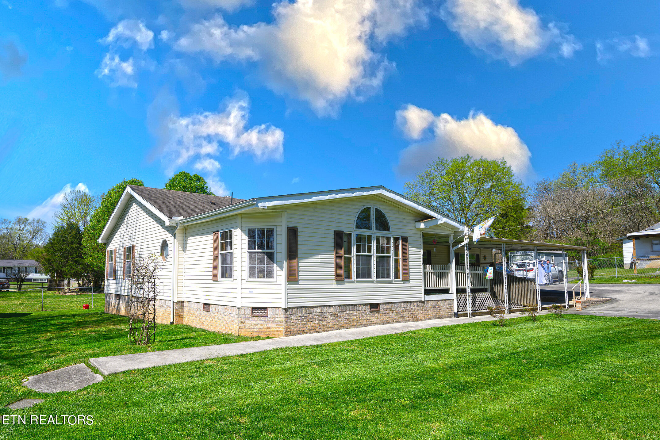 249 Davis Road Strawberry Plains, TN 37871 - Photo 3 of 57 3