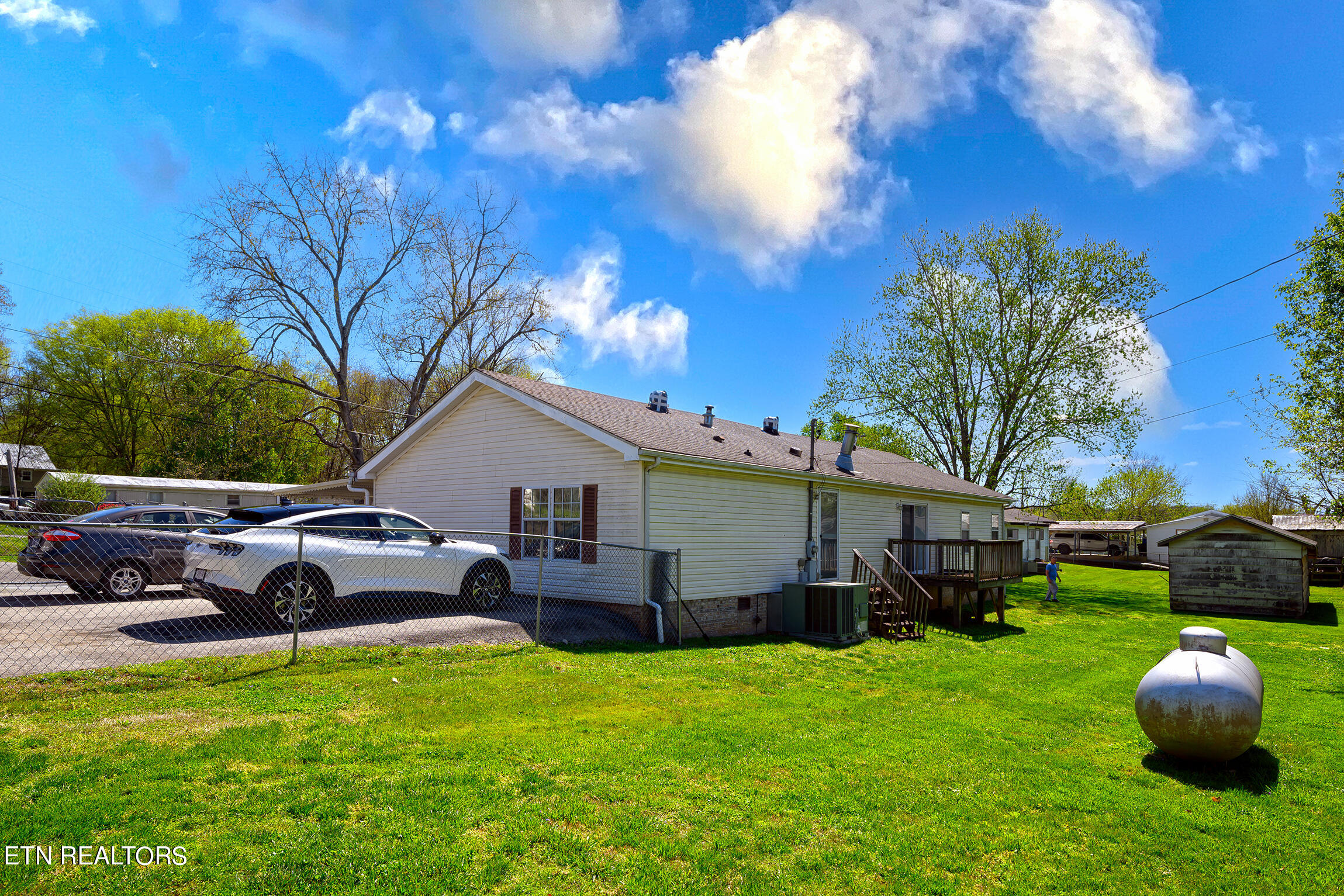 249 Davis Road Strawberry Plains, TN 37871 - Photo 4 of 57 7Exterior_8606