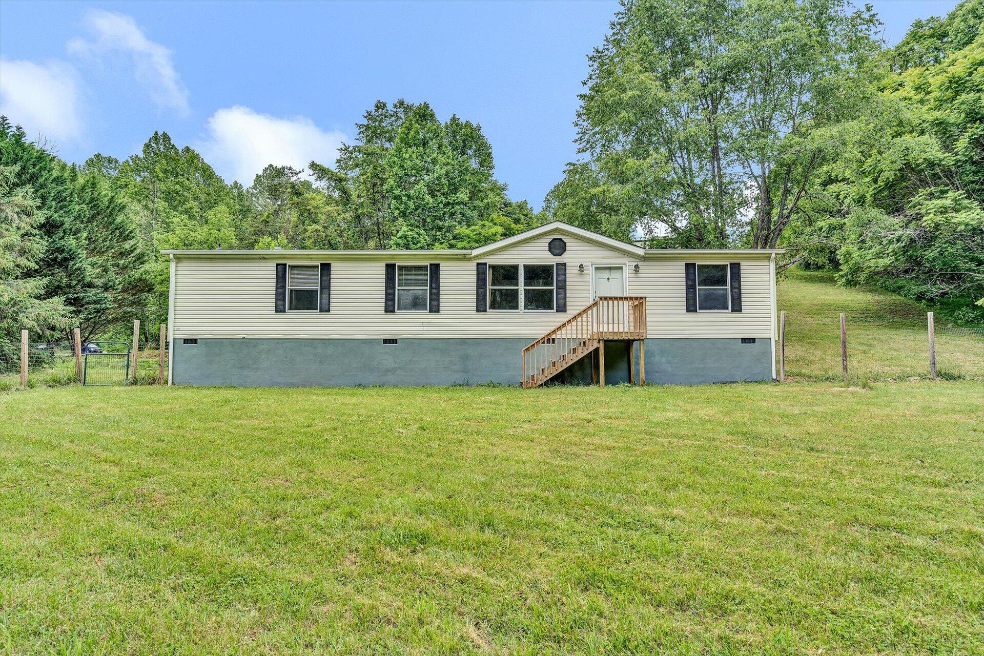 103 Summitt Ridge Drive Blue Ridge, VA 24064 - Photo 2 of 36 0E8A4B40-6015-49DB-BCC1-84DBFEB556F7