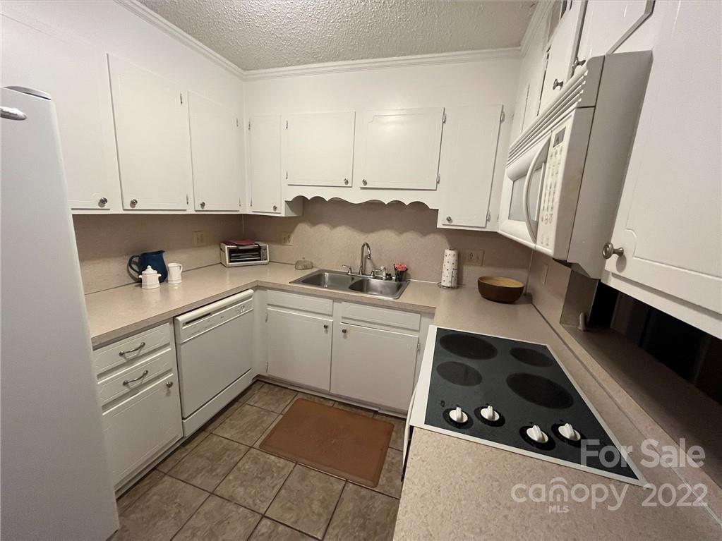 140 Lake Concord Road Northeast, Unit D2 Concord, NC 28025 - Photo 4 of 12 Gallery Image 4