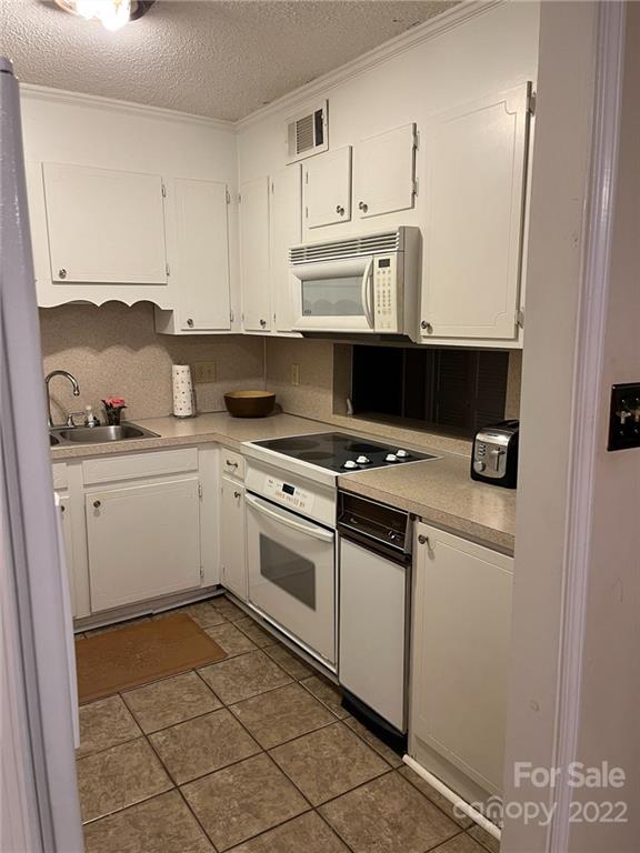 140 Lake Concord Road Northeast, Unit D2 Concord, NC 28025 - Photo 5 of 12 Gallery Image 5