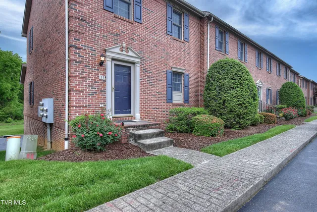 $264,900 | 33 Oak Leaf Circle, Unit 33, Johnson City, TN 37601