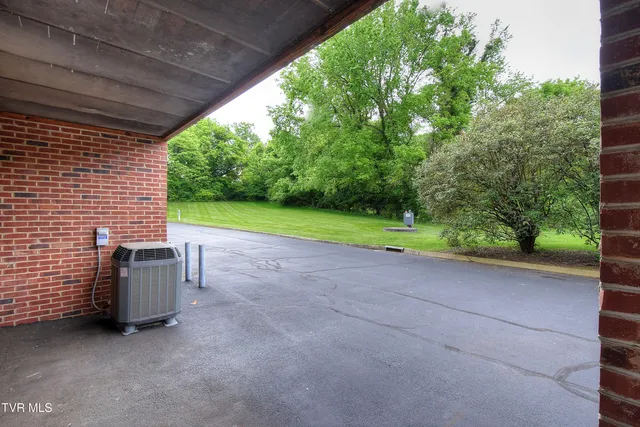 $264,900 | 33 Oak Leaf Circle, Unit 33, Johnson City, TN 37601
