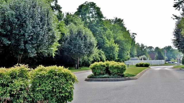 $264,900 | 33 Oak Leaf Circle, Unit 33, Johnson City, TN 37601