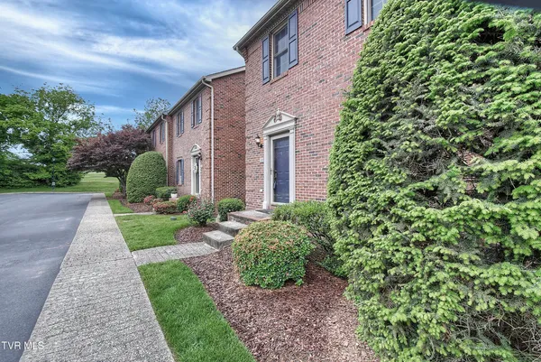 $264,900 | 33 Oak Leaf Circle, Unit 33, Johnson City, TN 37601