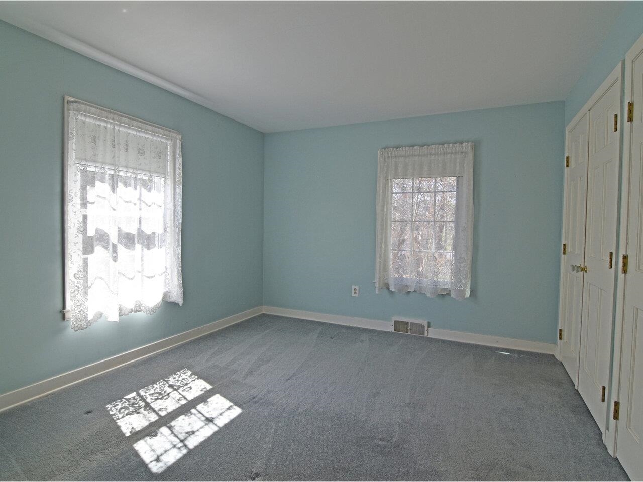 1033 Pine Street Burlington, VT 05401 - Photo 16 of 44