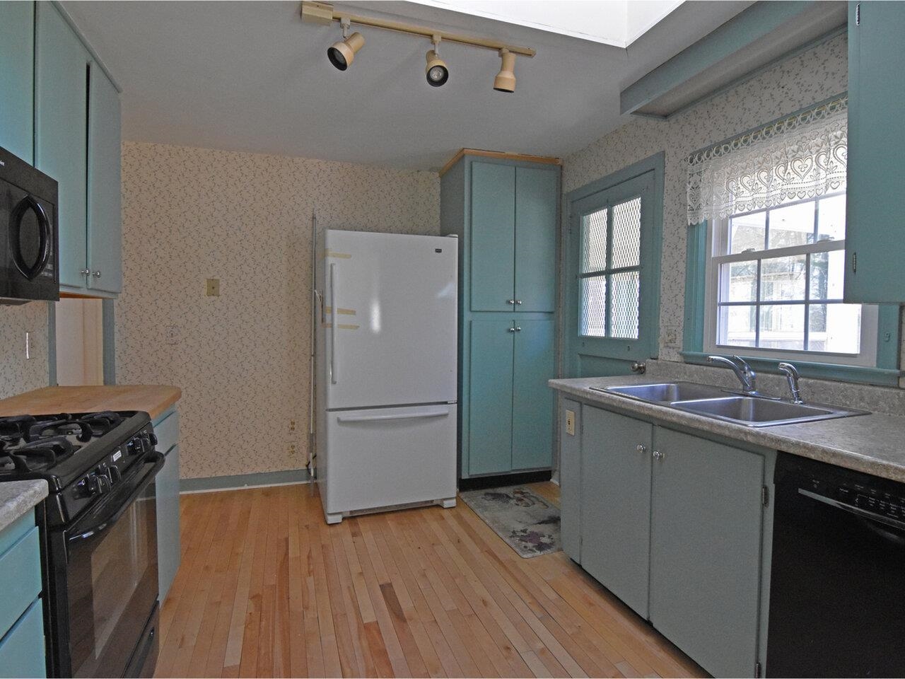 1033 Pine Street Burlington, VT 05401 - Photo 26 of 44