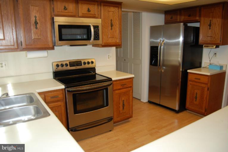 14904 Lear Lane Silver Spring, MD 20905 - Photo 3 of 30 Kitchen-New Fridge, New Microwave