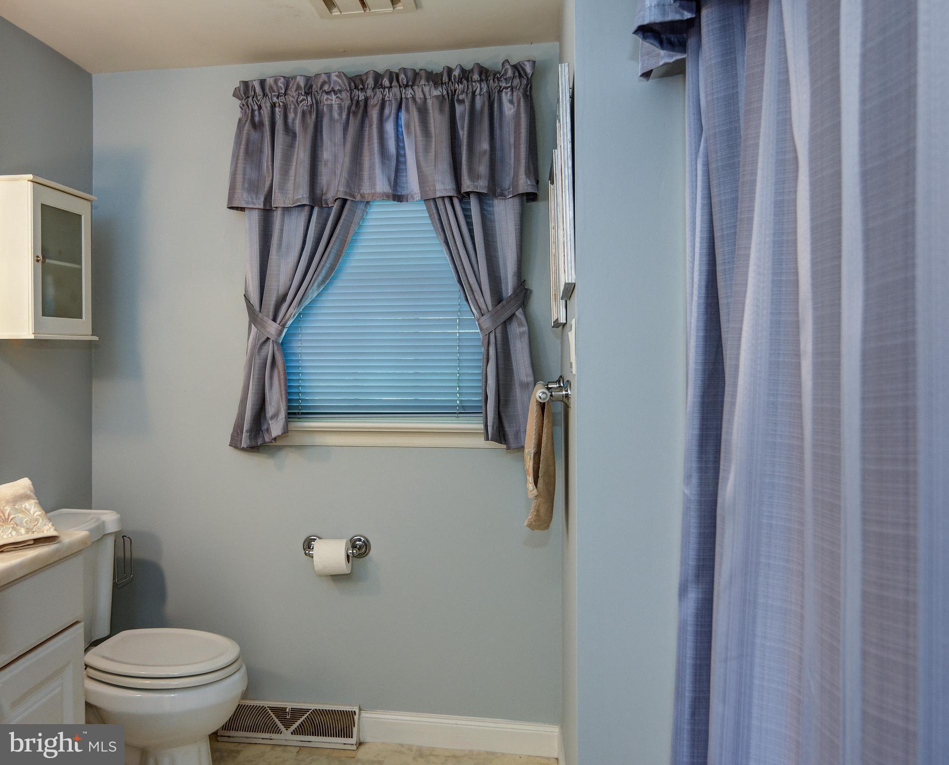 201 Union Mill Road Mount Laurel, NJ 08054 - Photo 28 of 38 Guest Full Bathroom