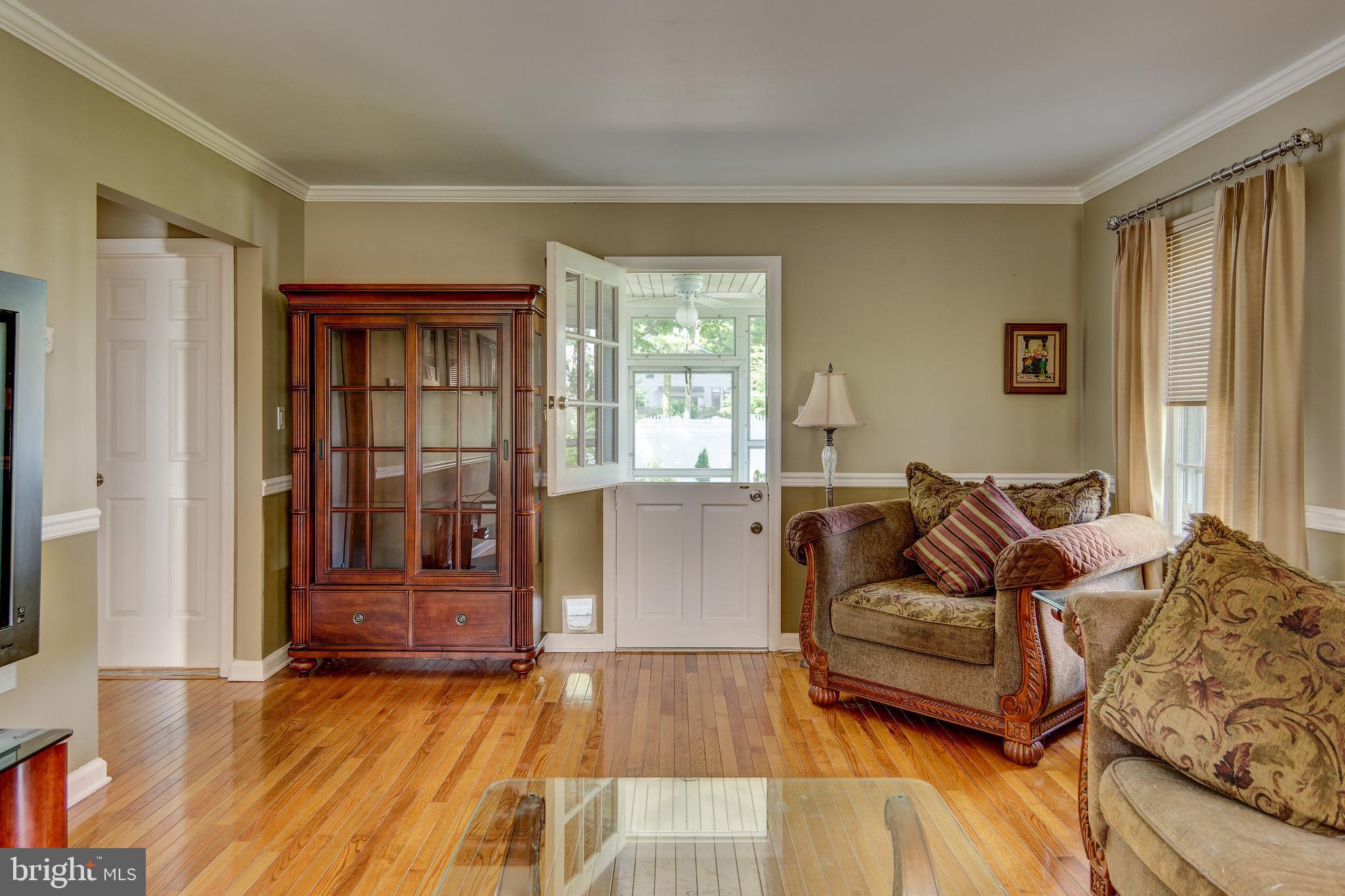 201 Union Mill Road Mount Laurel, NJ 08054 - Photo 6 of 38 Glistening Hardwoods Of The Living Room