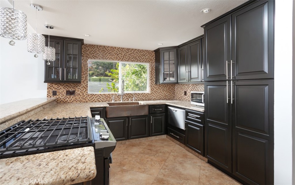 2808 Terry Road Laguna Beach, CA 92651 - Photo 12 of 43 Gallery Image 12