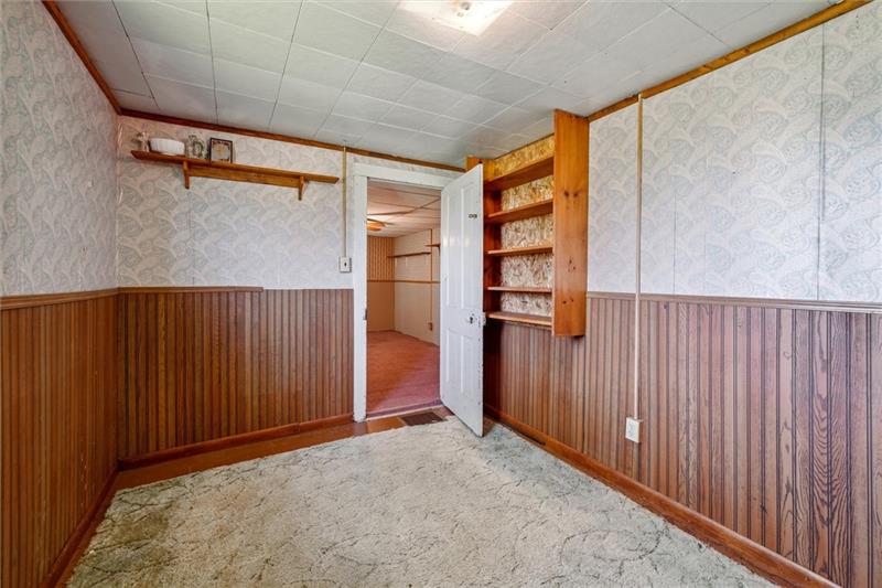 789 Mahoning Road Templeton, PA 16259 - Photo 32 of 41 a view of walk in closet