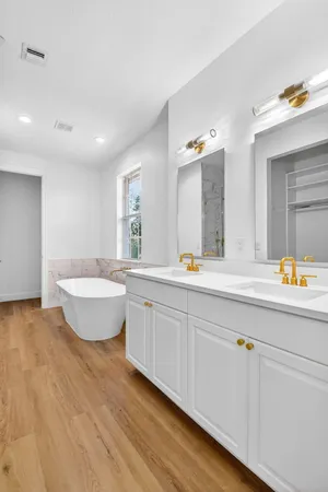 $3,500 | 2502 North Dixie Highway, Unit 32, Lake Worth Beach, FL 33460