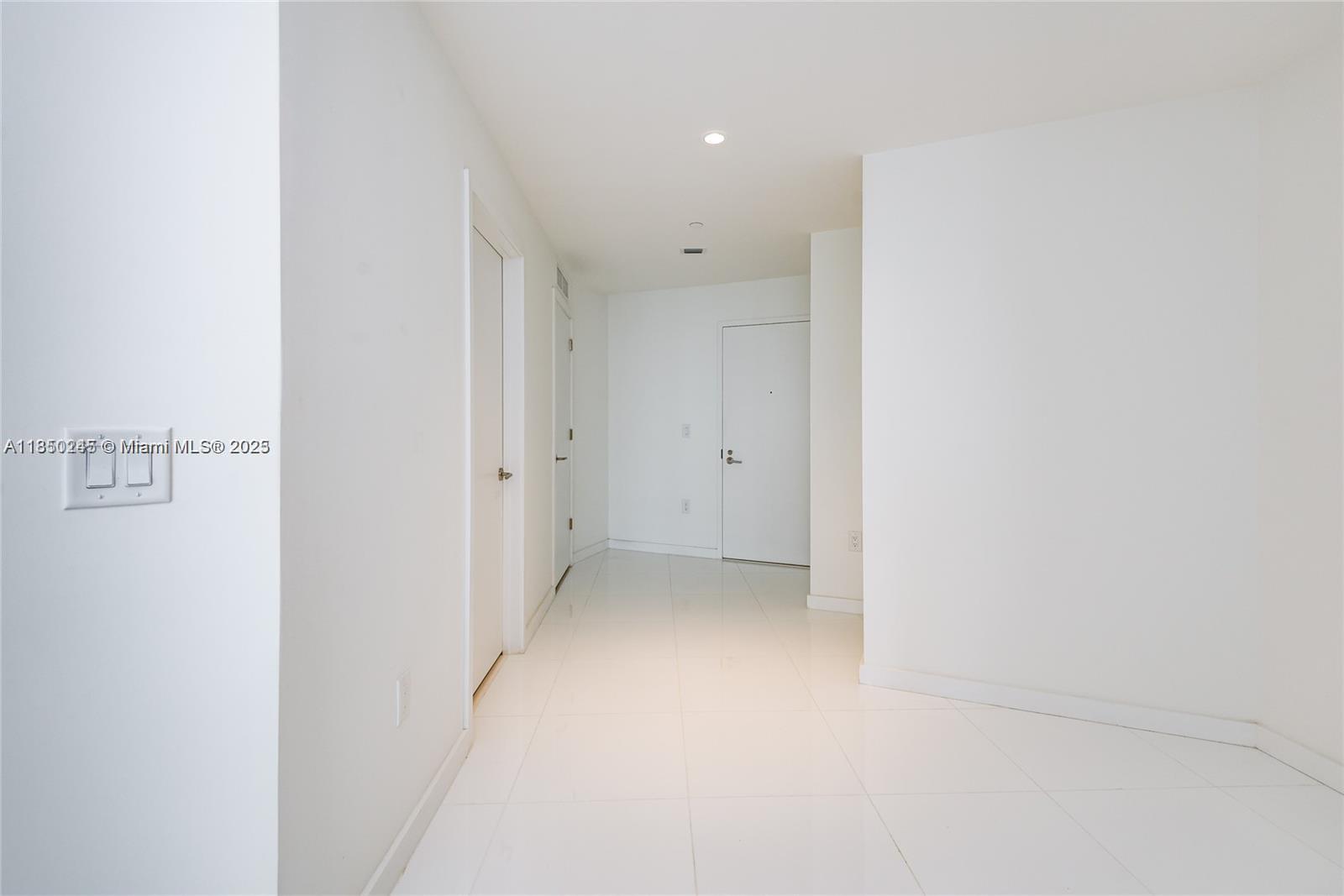 851 Northeast 1st Avenue, Unit 2100 Miami, FL 33132 - Photo 14 of 40 a view of room