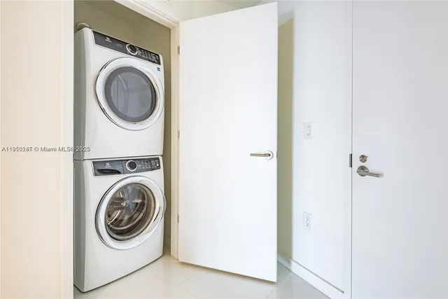 $4,950 | 851 Northeast 1st Avenue, Unit 2100, Miami, FL 33132