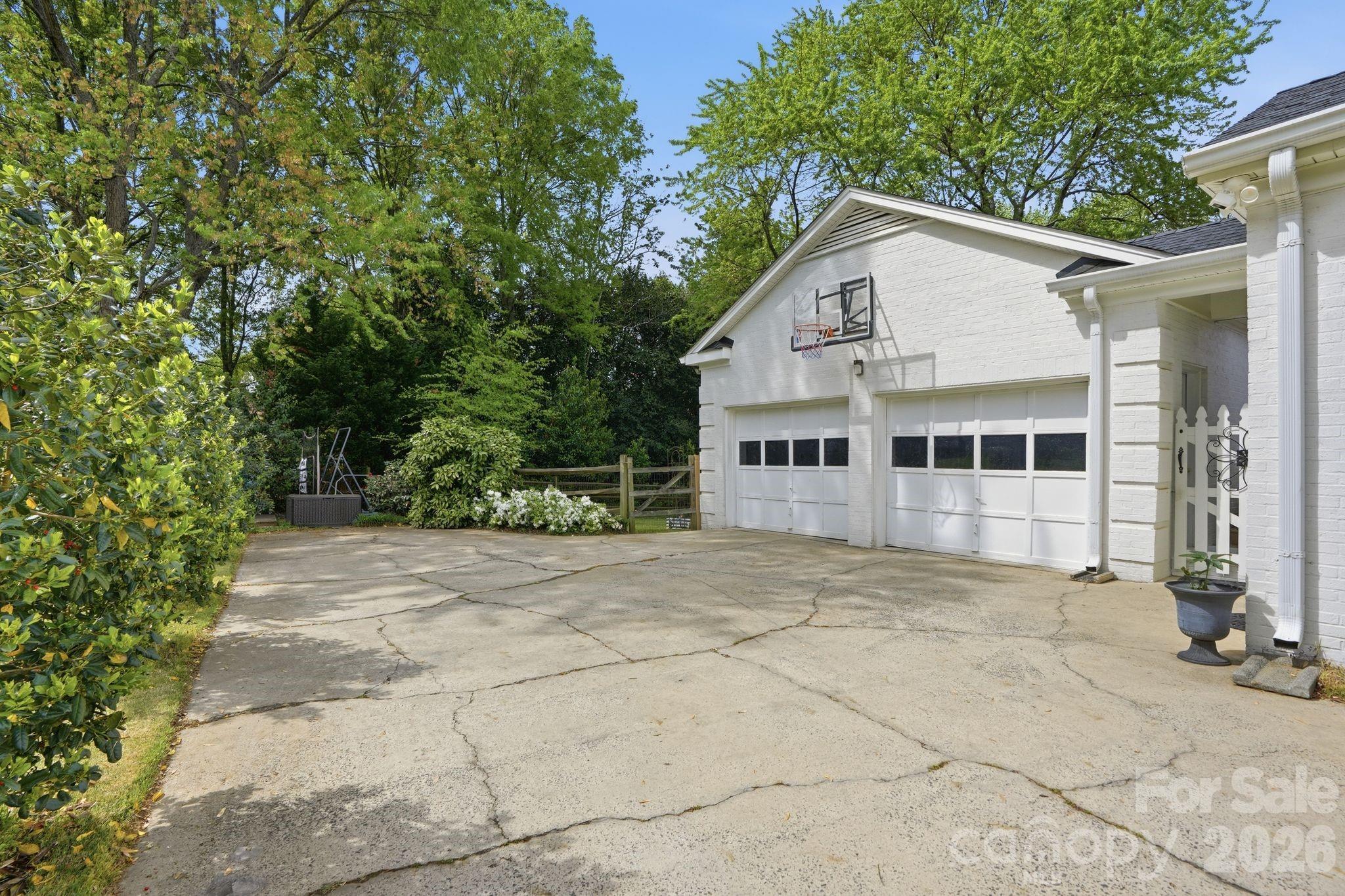 7245 Hopeton Road Charlotte, NC 28210 - Photo 24 of 32 Gallery Image 24