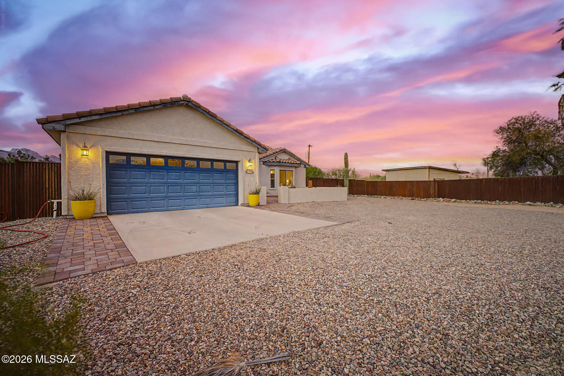 1146 West Las Lomitas Road Tucson, AZ 85704 - Photo 3 of 50 Front yard at dusk