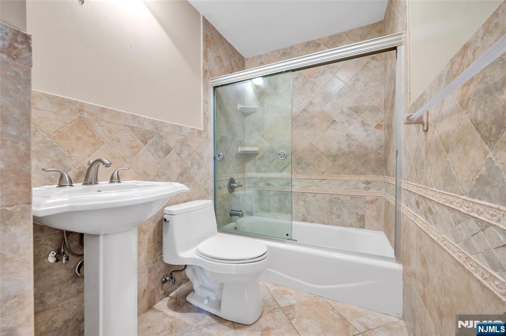 24 Carolyn Road Belleville, NJ 07109 - Photo 13 of 22