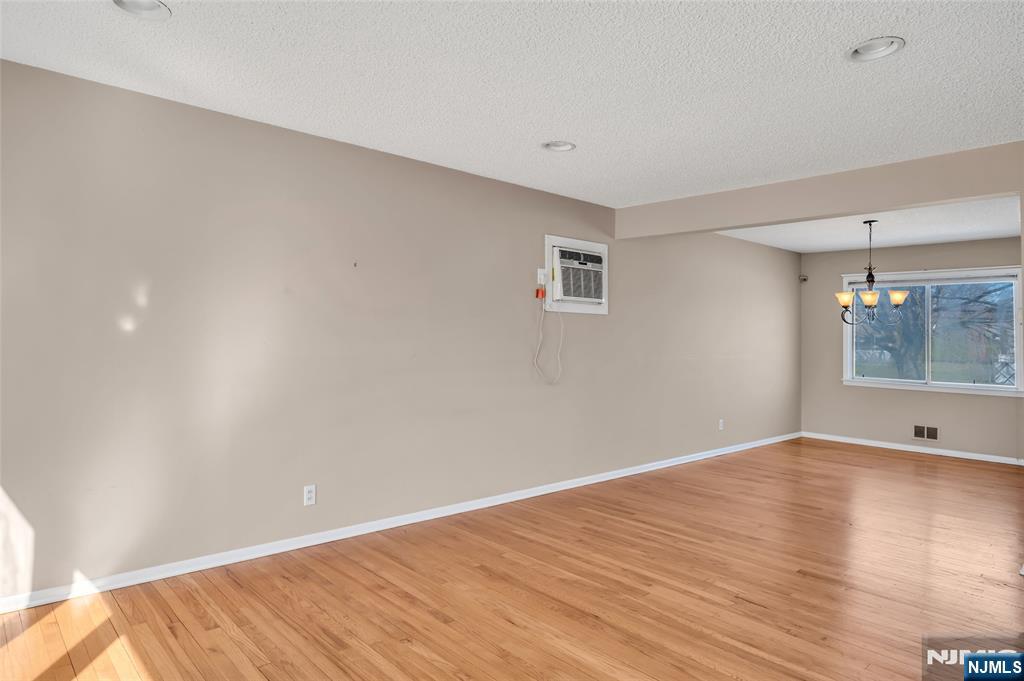 24 Carolyn Road Belleville, NJ 07109 - Photo 6 of 22