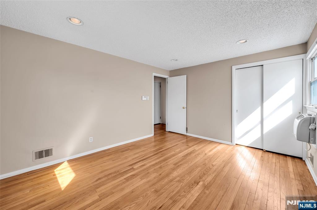 24 Carolyn Road Belleville, NJ 07109 - Photo 8 of 22