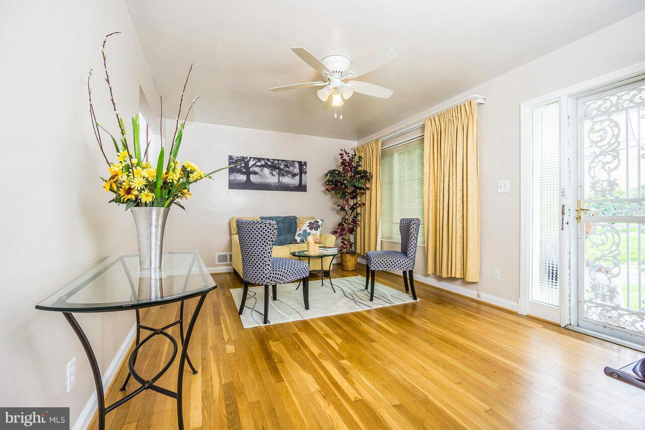 11716 Veirs Mill Road Silver Spring, MD 20902 - Photo 2 of 19 Living Room