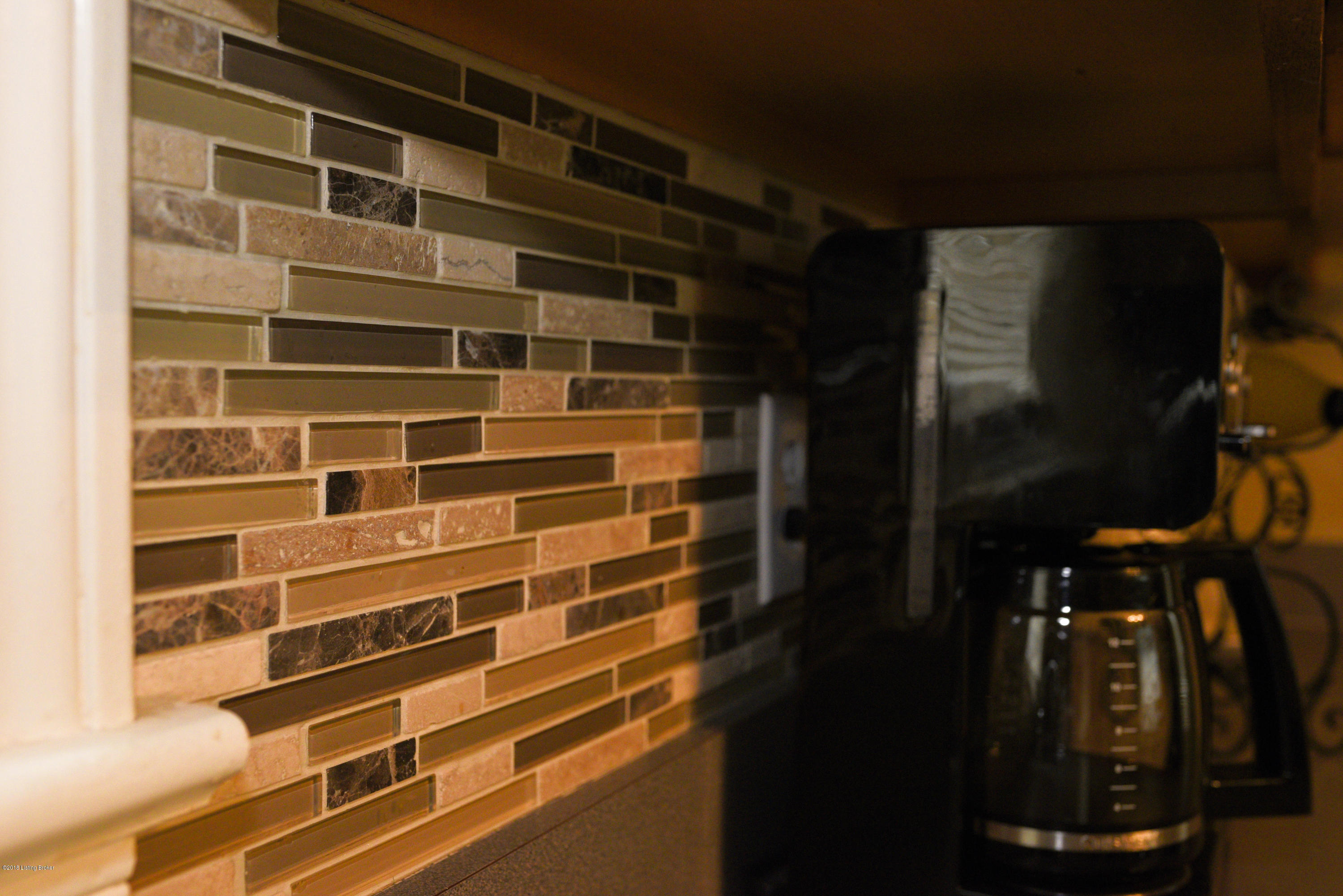 8200 Virginia Road Louisville, KY 40258 - Photo 18 of 50 Back splash