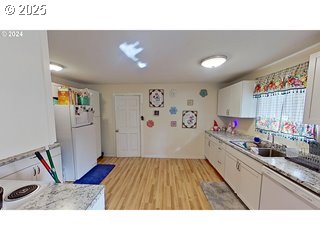 613 Irving Drive Myrtle Creek, OR 97457 - Photo 5 of 25