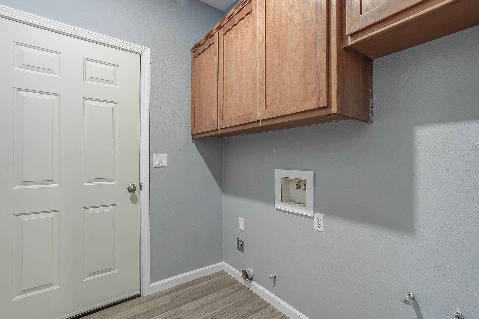 1101 Layton Road Redding, CA 96002 - Photo 26 of 37 a view of cabinets