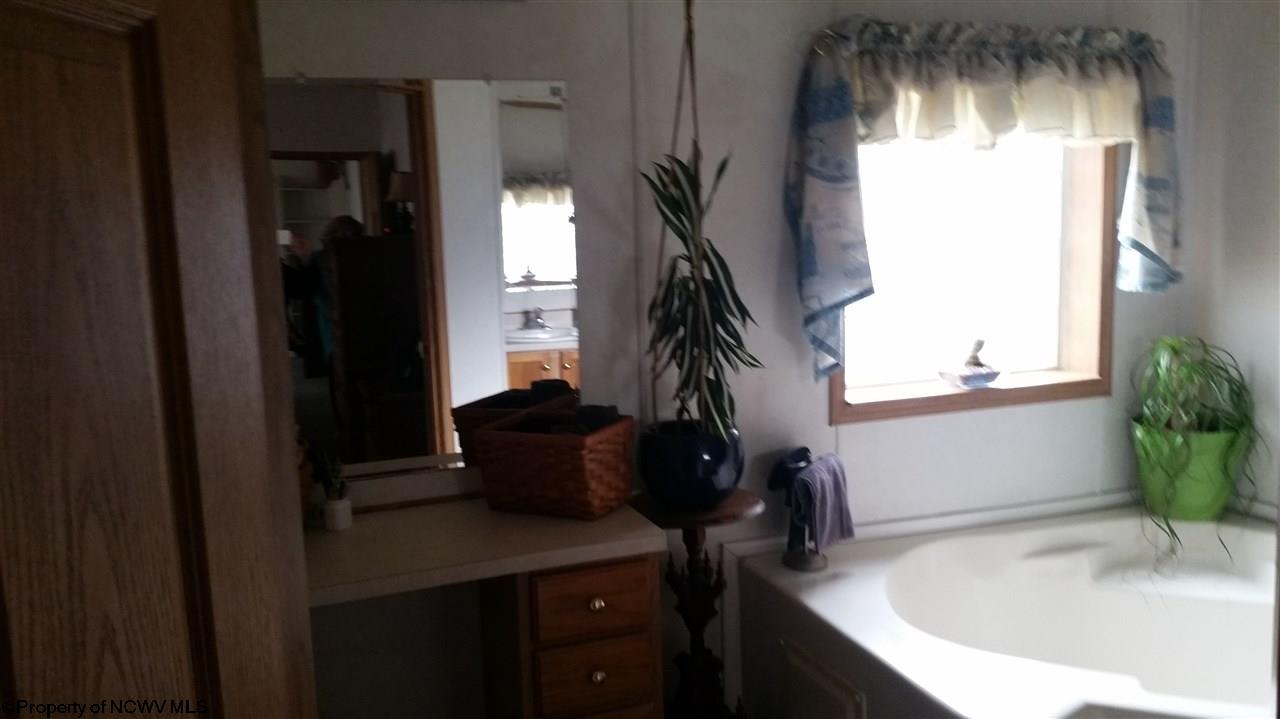 297 Holbert Road Fairmont, WV 26554 - Photo 8 of 20 Gallery Image 8