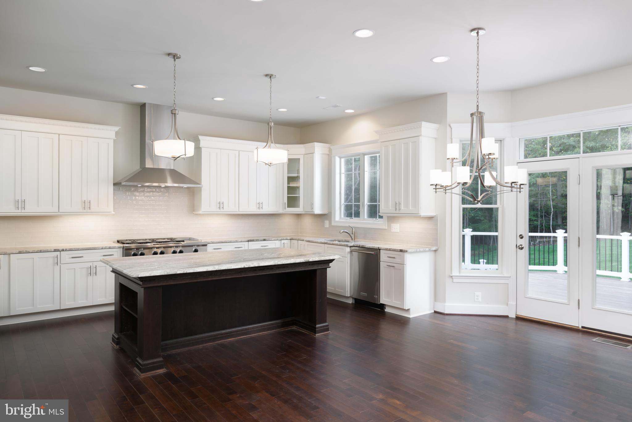 GOURMET KITCHEN
