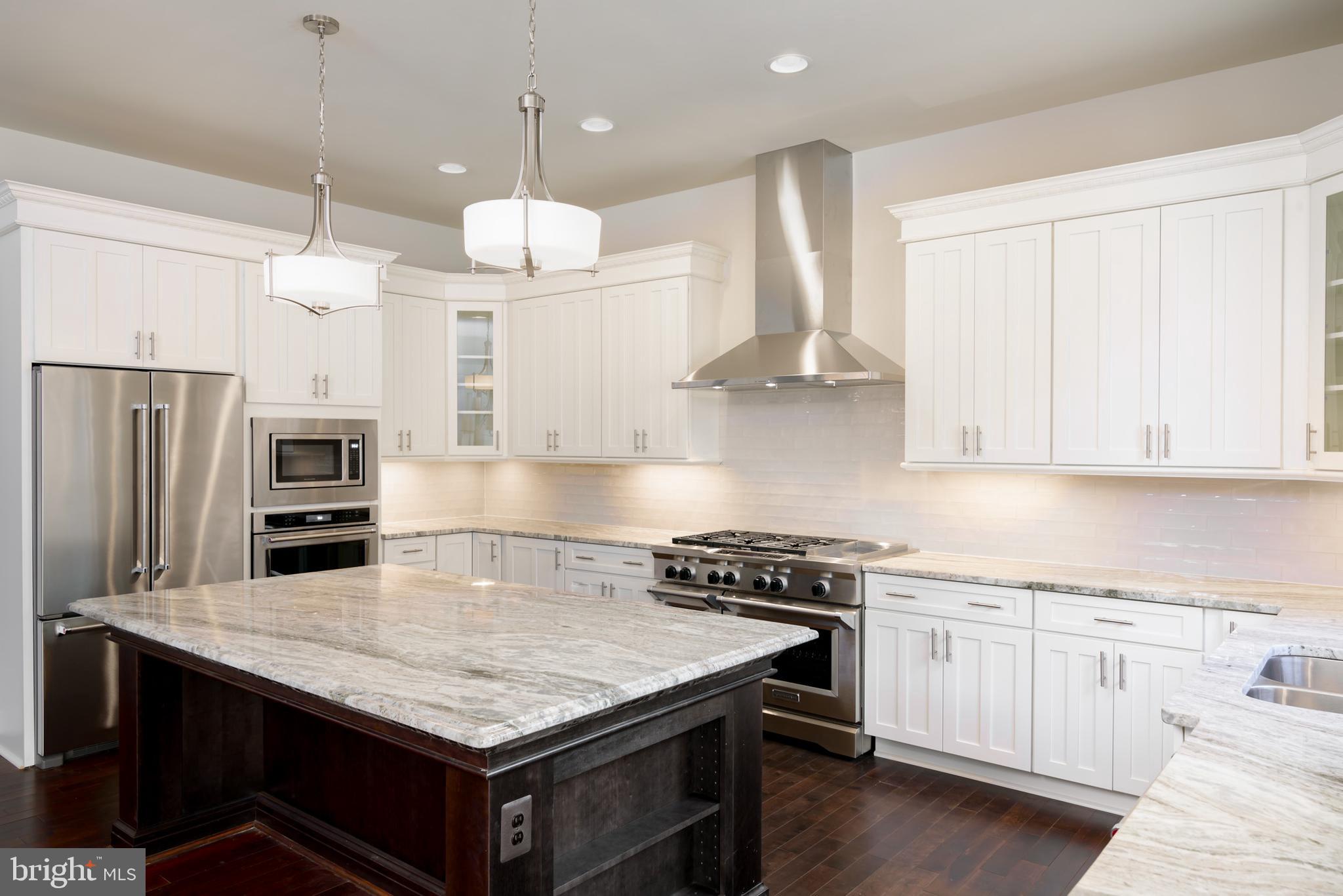 GOURMET KITCHEN.