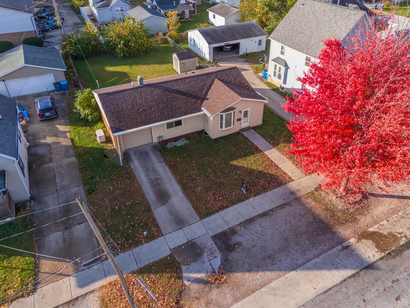 412 East Prairie Street Pontiac, IL 61764 - Photo 3 of 26 an aerial view of a house