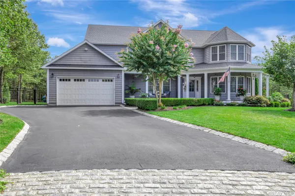$1,599,999 | 39 Blackberry Lane, Center Moriches, NY 11934