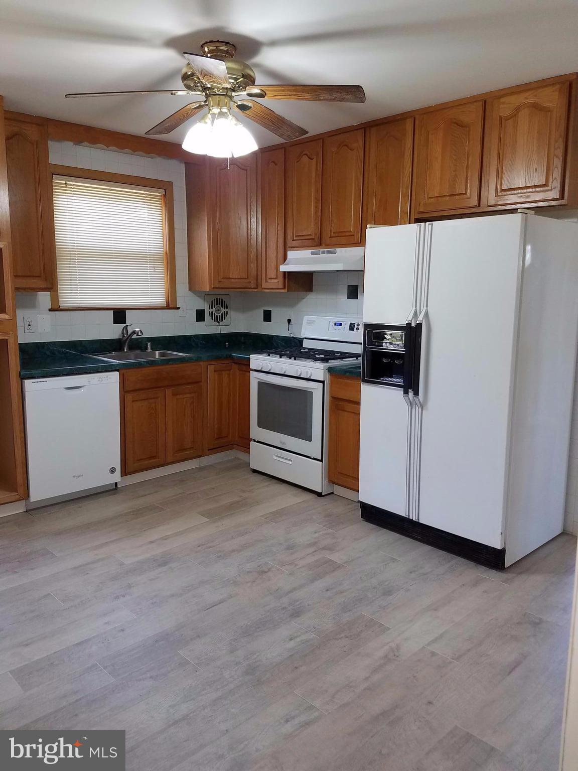 1217 Ridgeshire Road Baltimore, MD 21222 - Photo 15 of 30 Kitchen