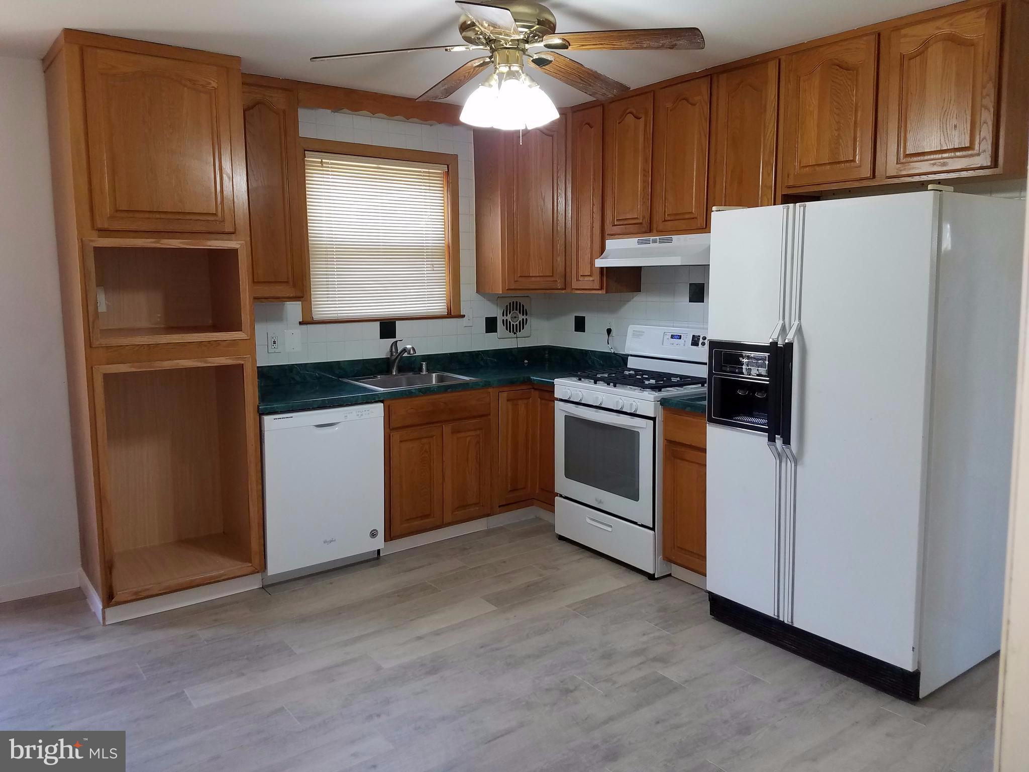 1217 Ridgeshire Road Baltimore, MD 21222 - Photo 16 of 30 Kitchen