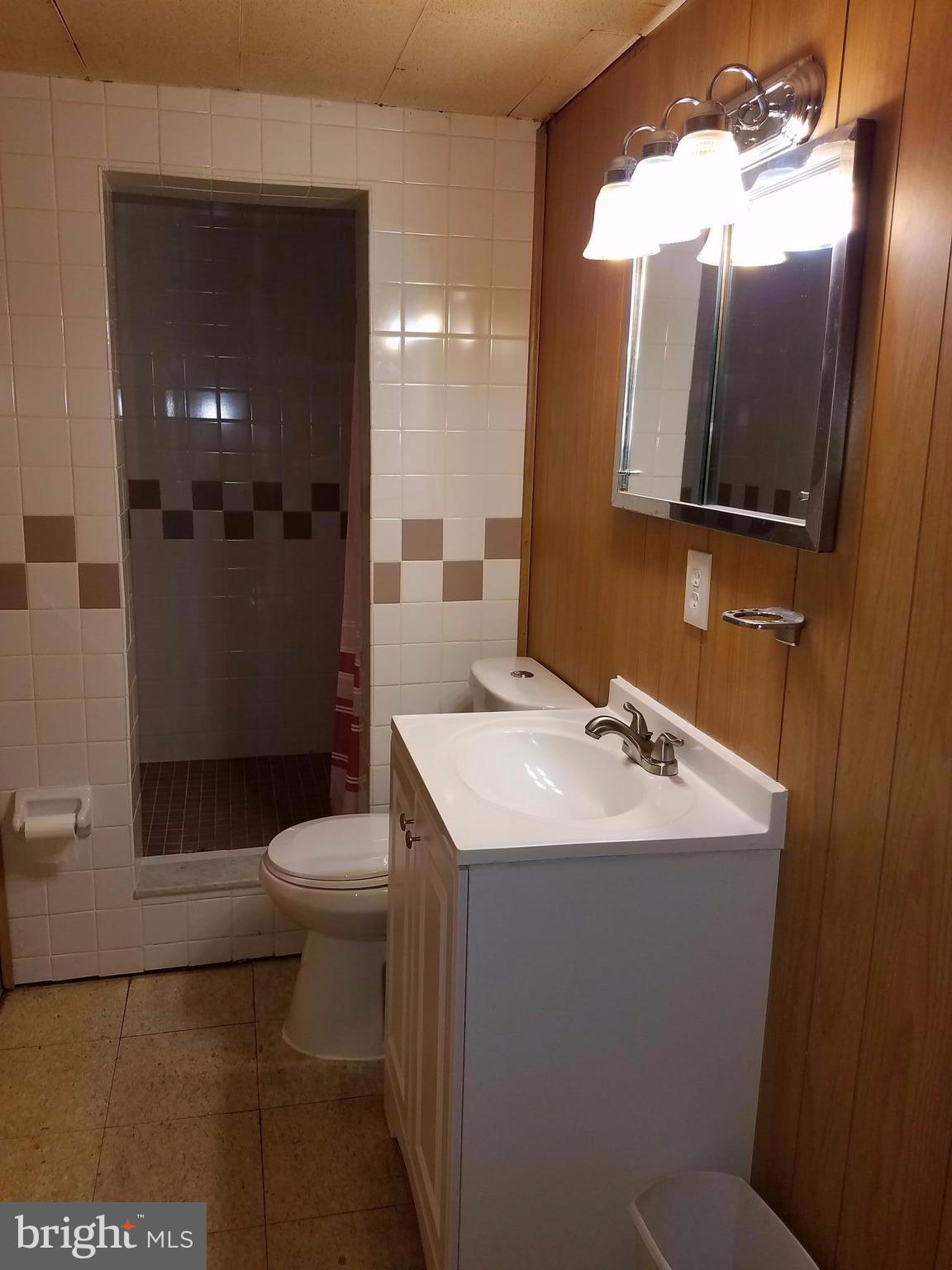 1217 Ridgeshire Road Baltimore, MD 21222 - Photo 20 of 30 Bath