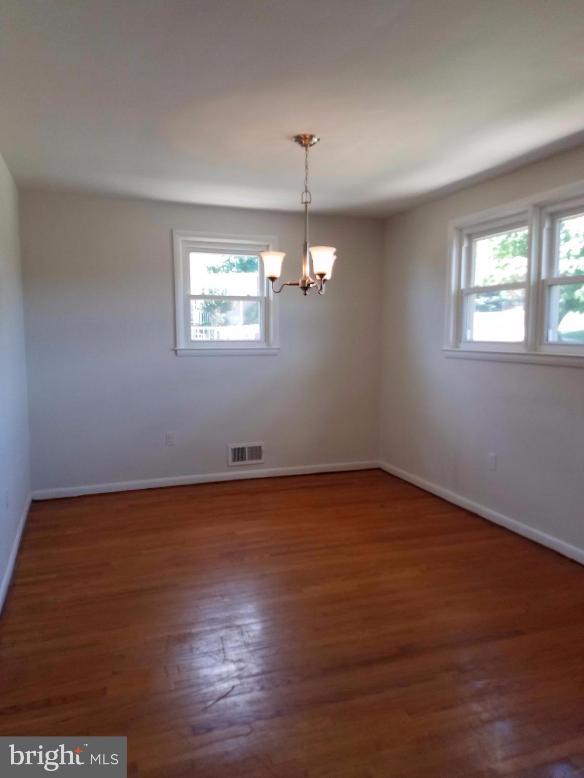 1217 Ridgeshire Road Baltimore, MD 21222 - Photo 9 of 30 Dining Room