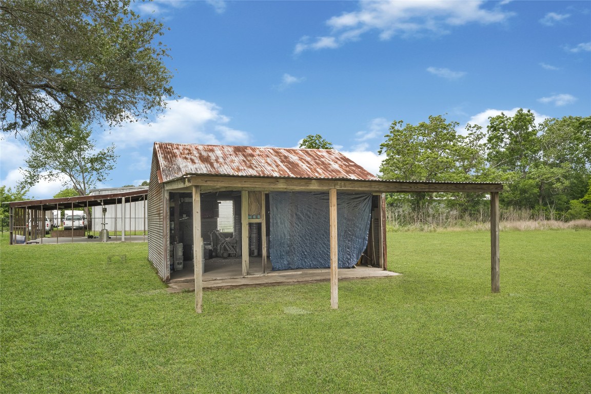 4634 Highway 36 Rosenberg, TX 77471 - Photo 18 of 29 Spacious shed/storage