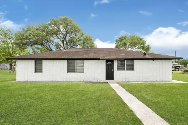 $3,500 | 4634 Highway 36, Rosenberg, TX 77471