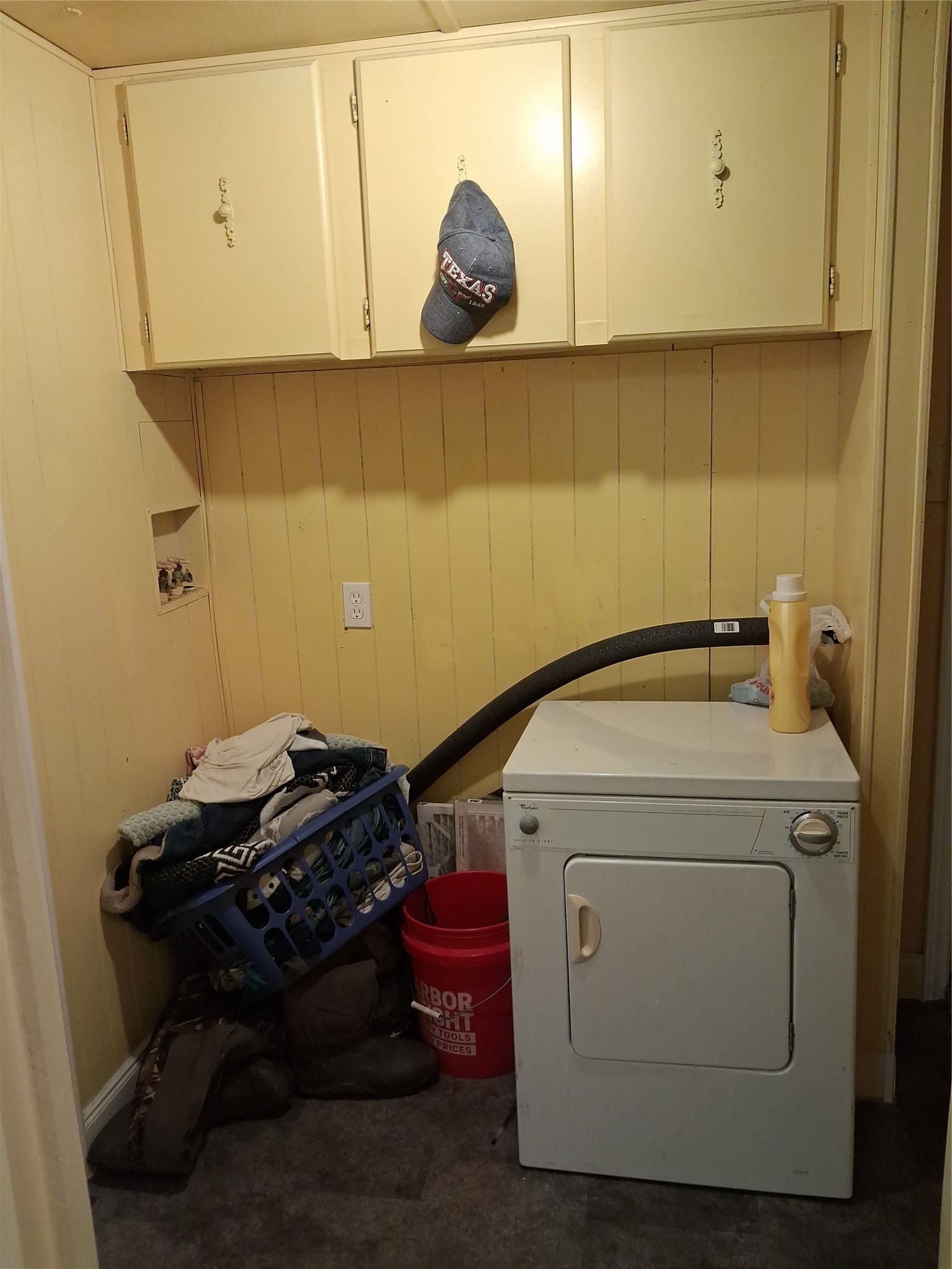 3646 Upper Leggett Road Livingston, TX 77351 - Photo 37 of 43 a utility room with dryer and washer