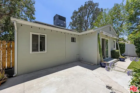 $1,150,000 | 5141 Comercio Avenue, Woodland Hills, CA 91364