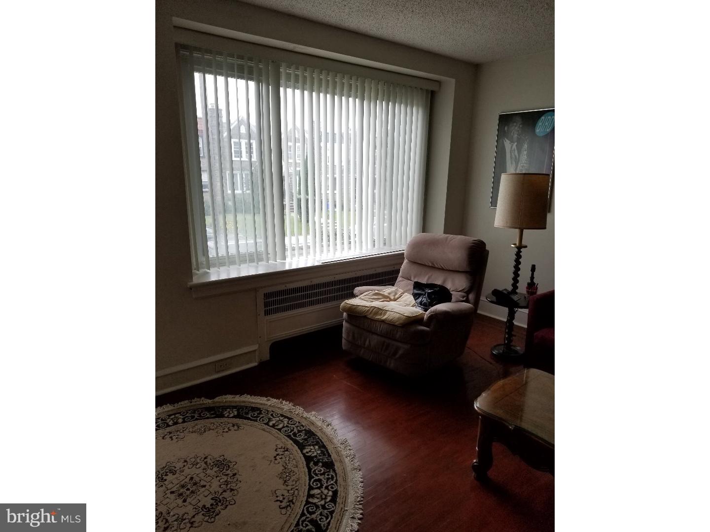 7423 Sommers Road Philadelphia, PA 19138 - Photo 4 of 15 Living Room